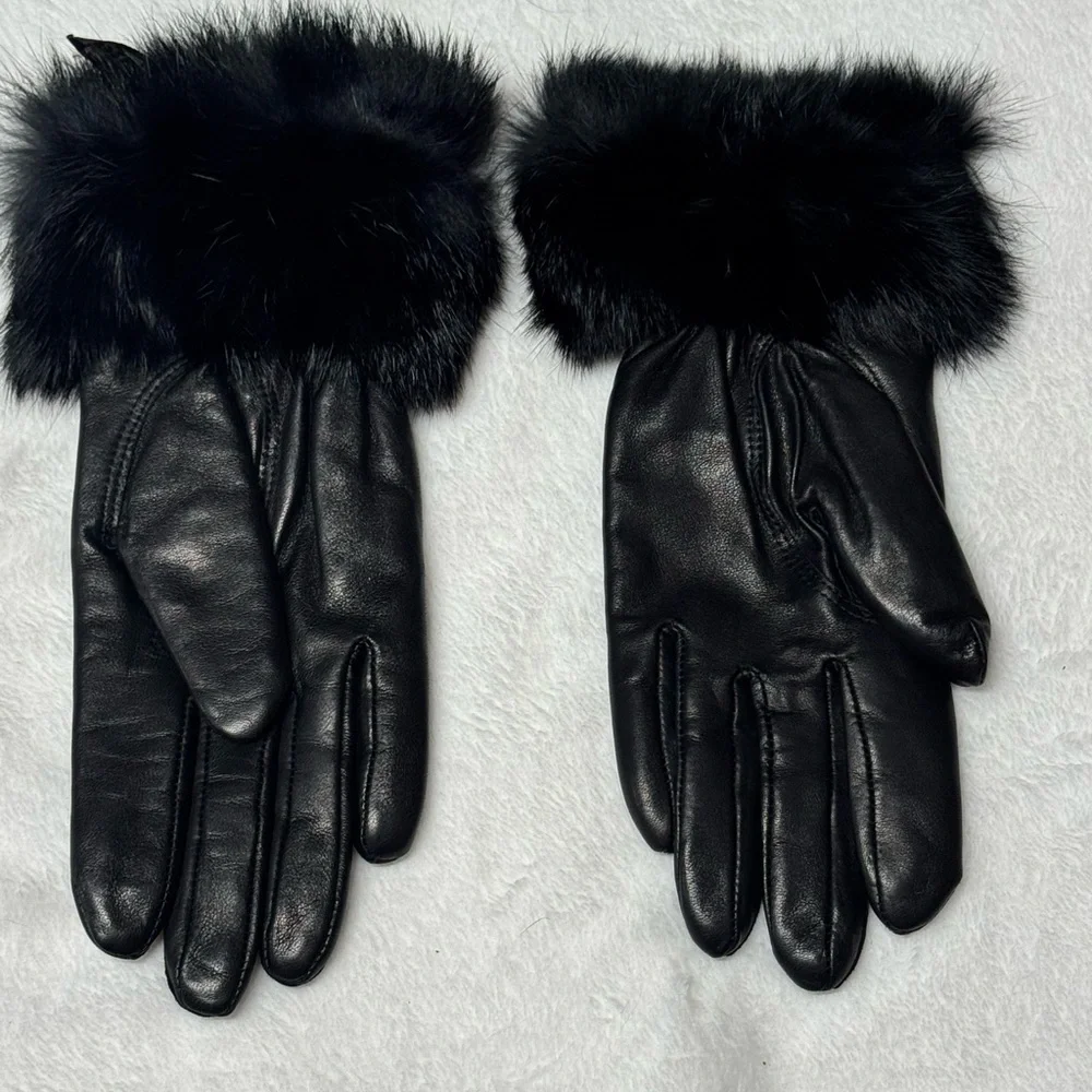 ladies black leather Gloves with fur trim - Picture 2 of 5